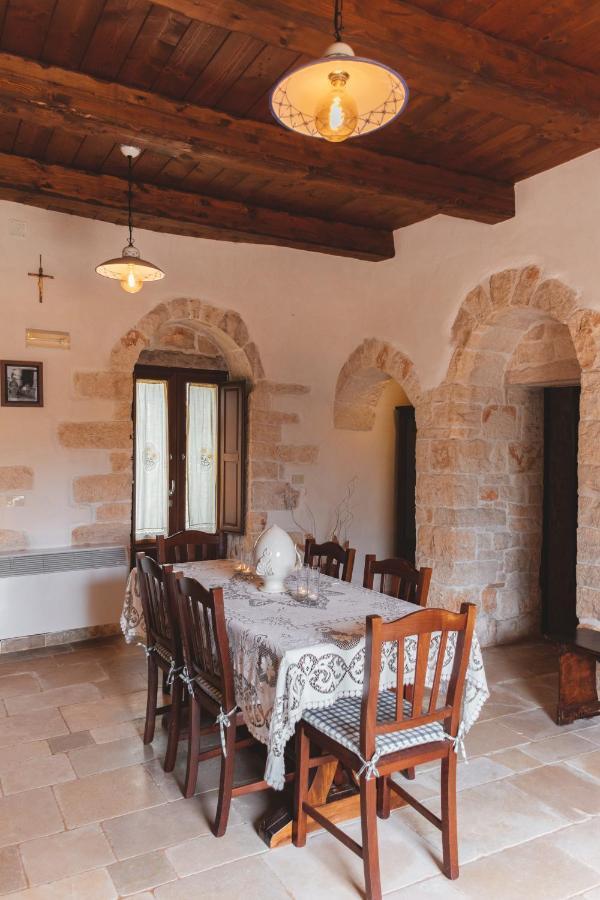 Masseria Montanaro Чистернино Экстерьер фото